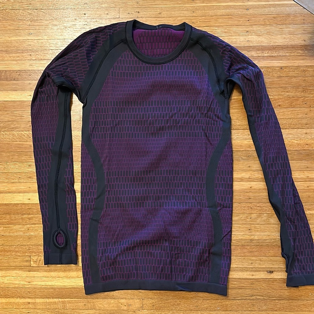 LULULEMON Long Sleeve Fitted Purple and Black